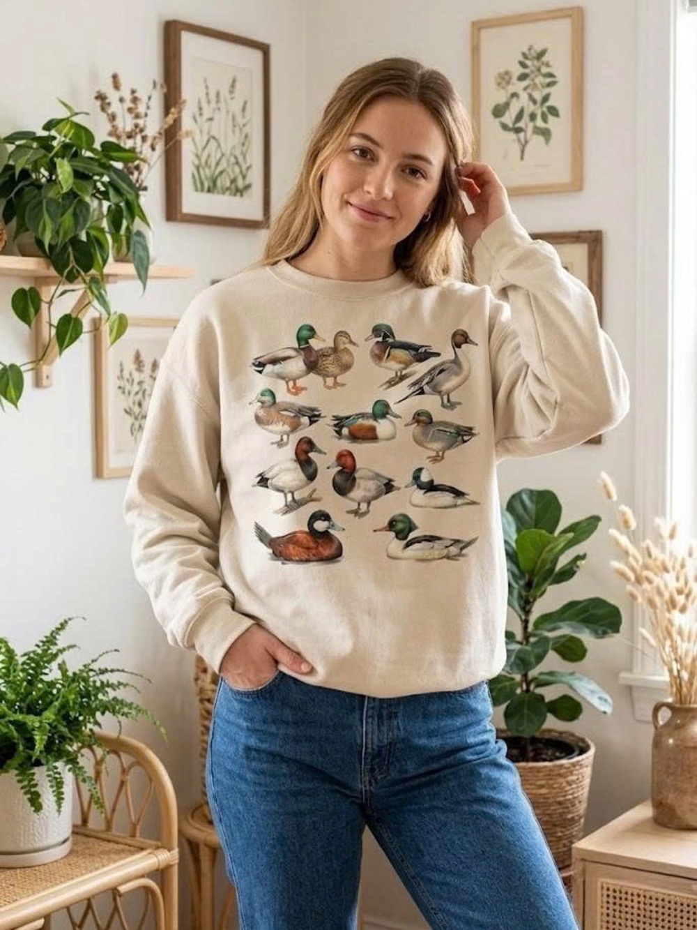 Vintage Ducks Sweatshirt Waterfowl Bird Species Nature Graphic Crewneck